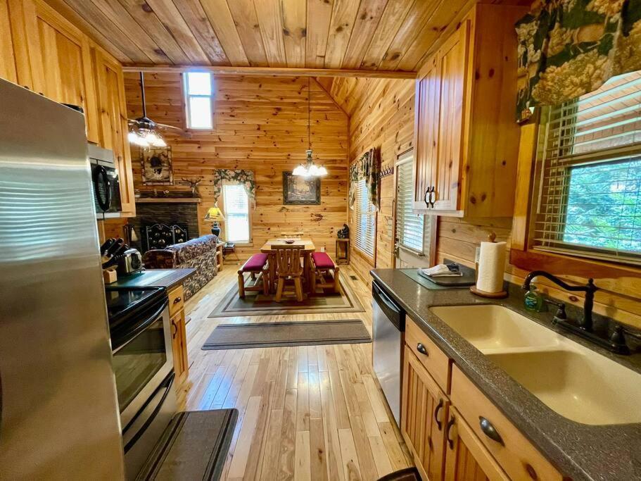 Cabin 2 Bed Close To Helen Hot Tub #15 Exterior photo